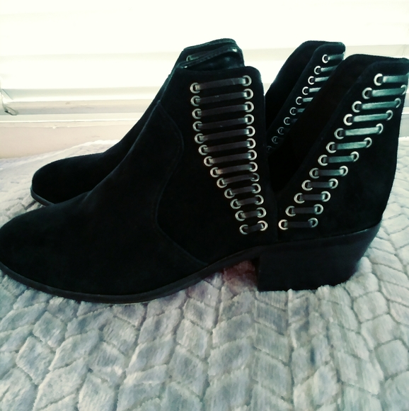 Pevista Suede Bootie - Picture 3 of 8